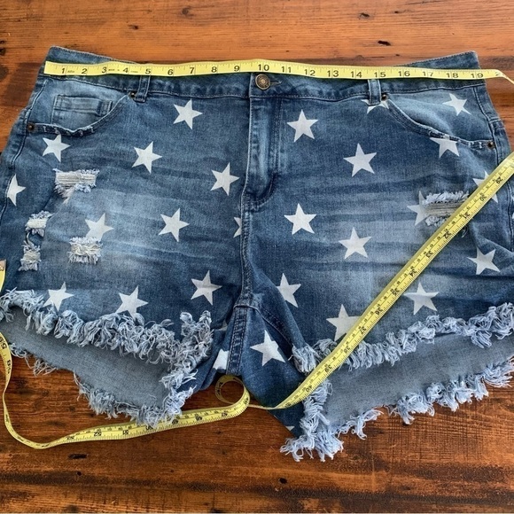 Jeans Star Embellished Denim Frayed Hem Shorts XXL - Picture 4 of 6